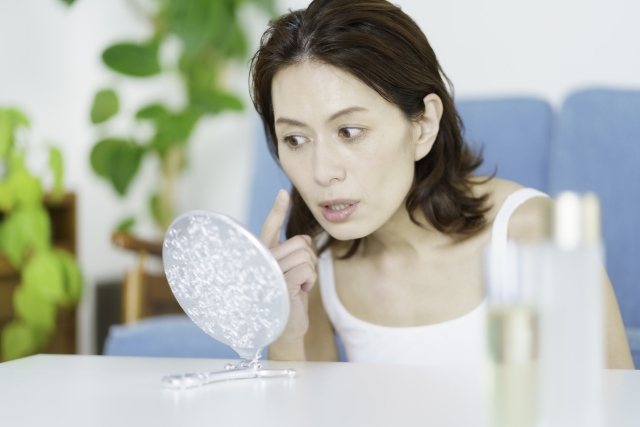 40代から急にフェイスラインがたるむ本当の理由